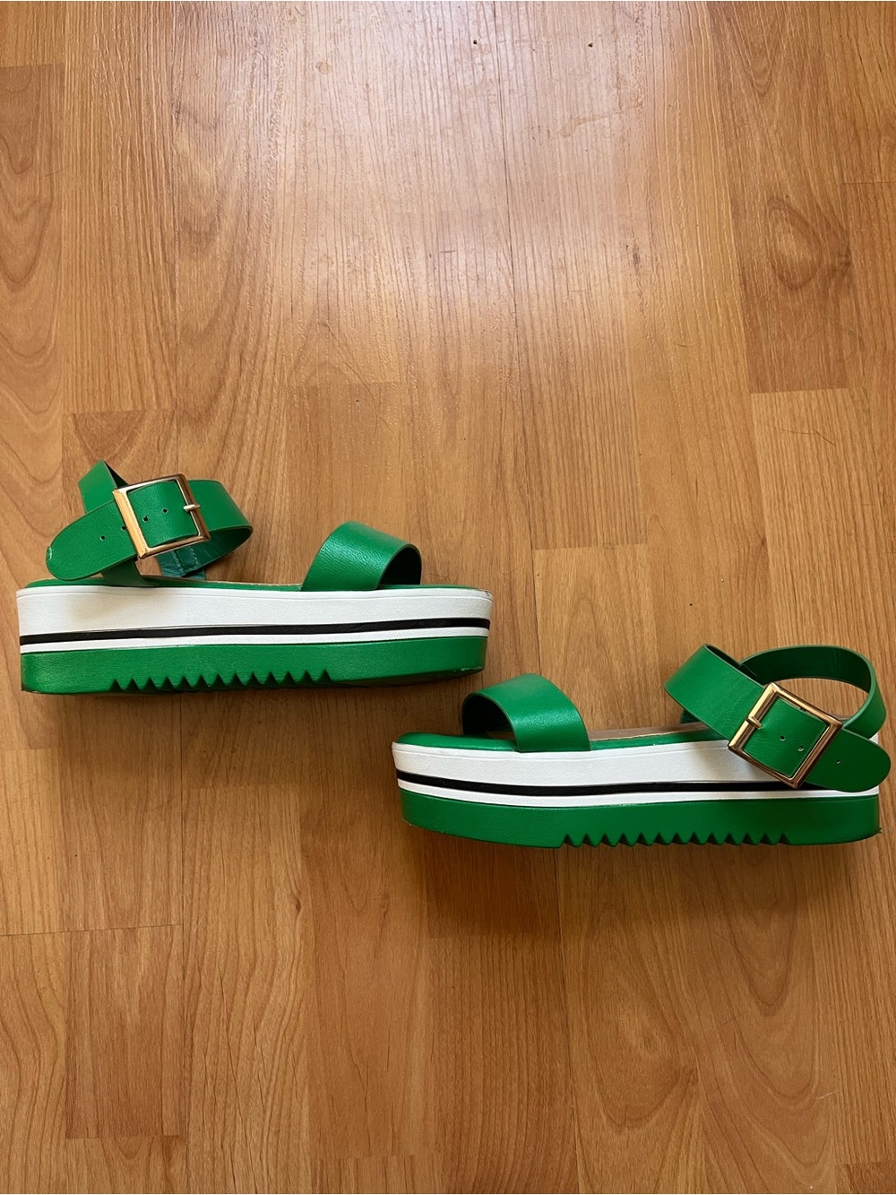 Bamboo green platform sandals
